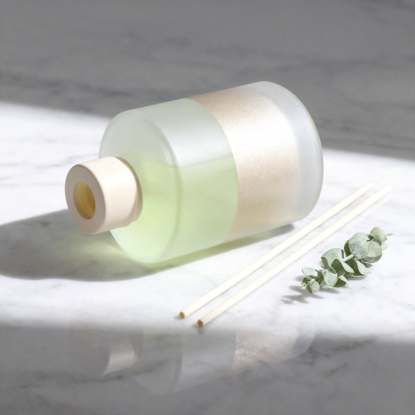 🍃 Minimal Clear Glass Reed Diffuser — Bring Natural Fragrance And Modern Simplicity Into Your Home With An Elegant Accent Designed To Create A Calm, Comfortable, And Beautiful Atmosphere