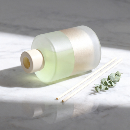 🍃 Minimal Clear Glass Reed Diffuser — Bring Natural Fragrance And Modern Simplicity Into Your Home With An Elegant Accent Designed To Create A Calm, Comfortable, And Beautiful Atmosphere