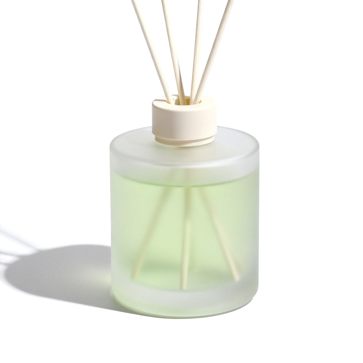 🍃 Minimal Clear Glass Reed Diffuser — Bring Natural Fragrance And Modern Simplicity Into Your Home With An Elegant Accent Designed To Create A Calm, Comfortable, And Beautiful Atmosphere