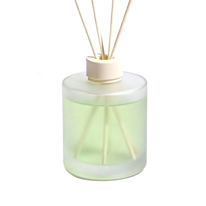🍃 Minimal Clear Glass Reed Diffuser — Bring Natural Fragrance And Modern Simplicity Into Your Home With An Elegant Accent Designed To Create A Calm, Comfortable, And Beautiful Atmosphere