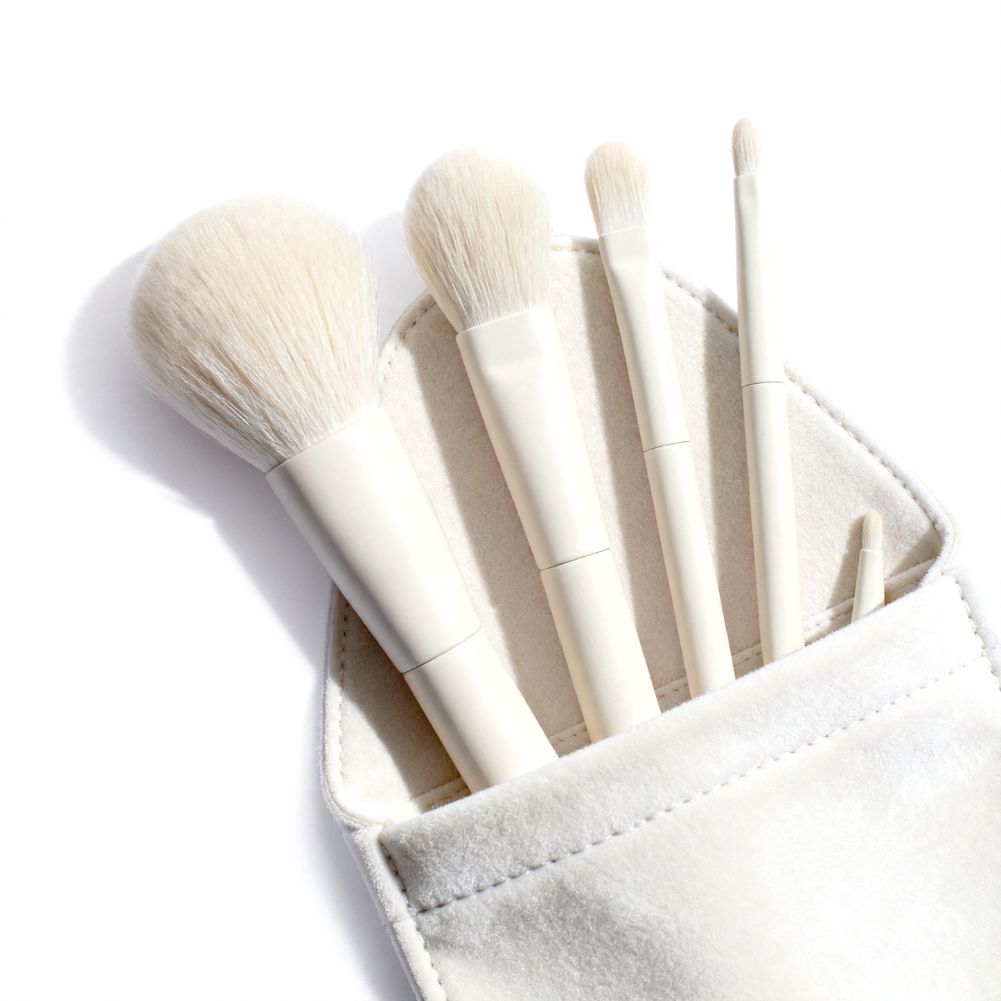 🤍 Soft Touch Makeup Brush Travel Pouch