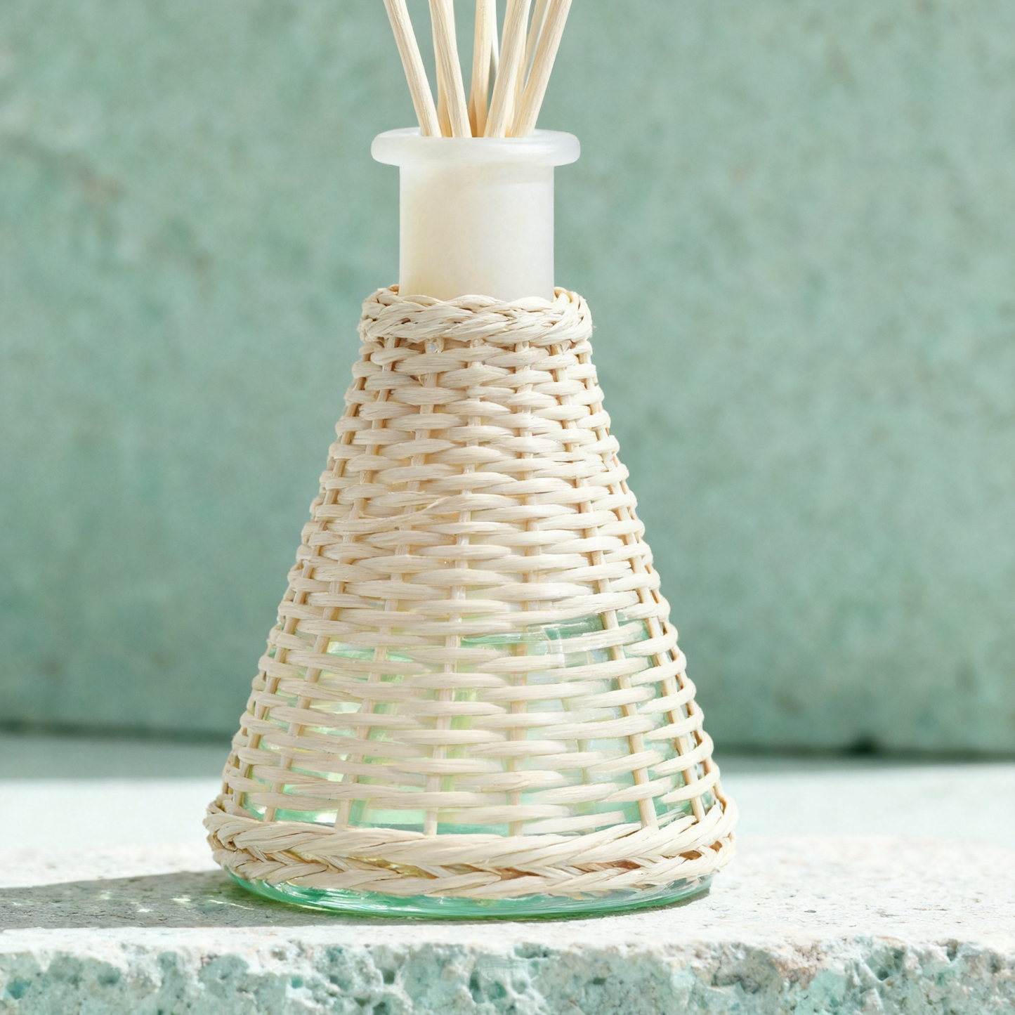 🍃 Reed Diffuser Decor Bottle A Natural Home Fragrance Accent Designed To Bring Calm Atmosphere, Elegant Texture, And A Sense Of Relaxed Living Into Your Everyday Space