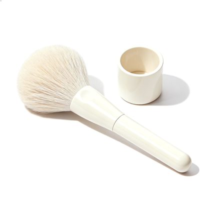 ☁️ Cloud-Like Makeup Experience — Create A Soft, Natural Finish With Every Gentle Sweep