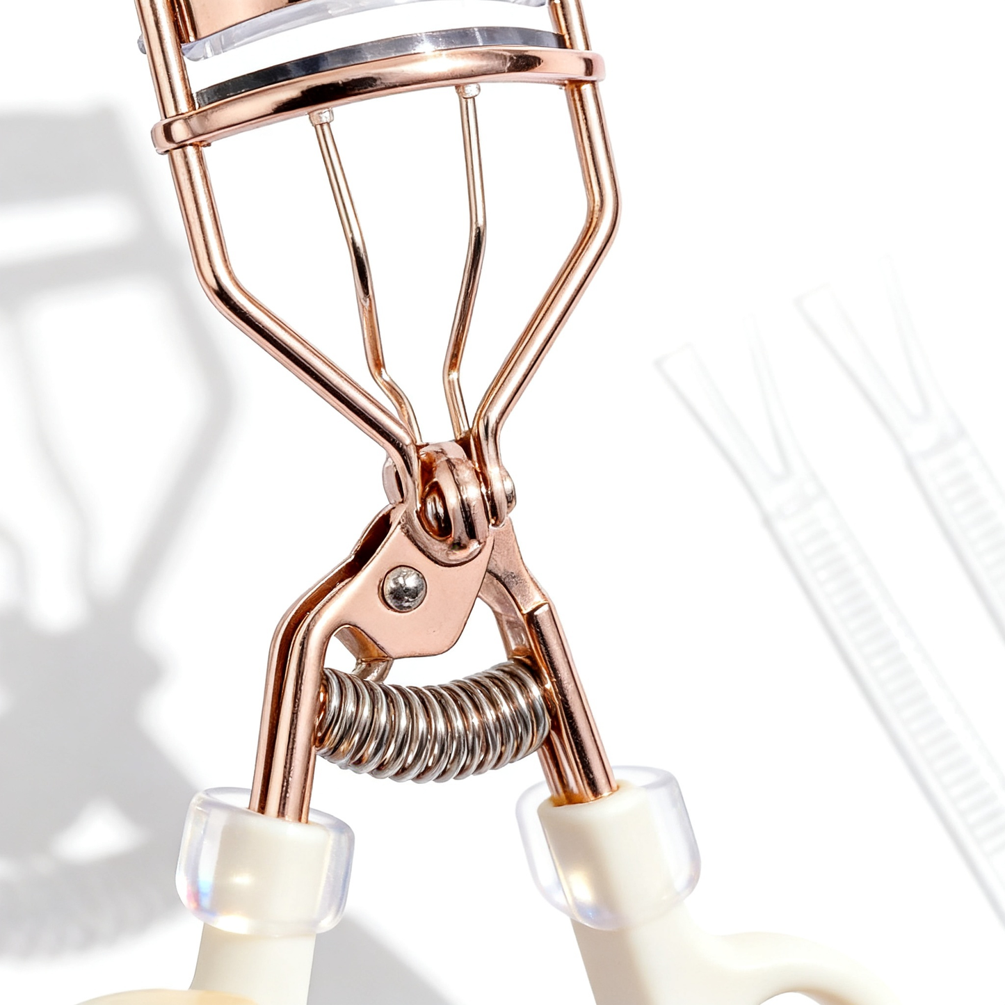 👁️ Enhance Your Natural Beauty — Create Beautifully Curled Lashes With A Simple Everyday Step